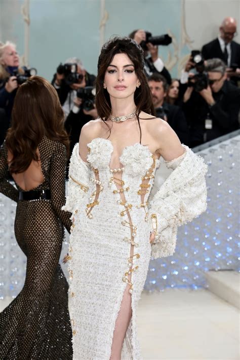 anne hathaway dresses 2023